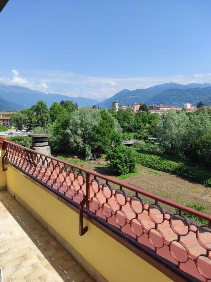 Appartement Residenza Tiziana à Luino Extérieur photo