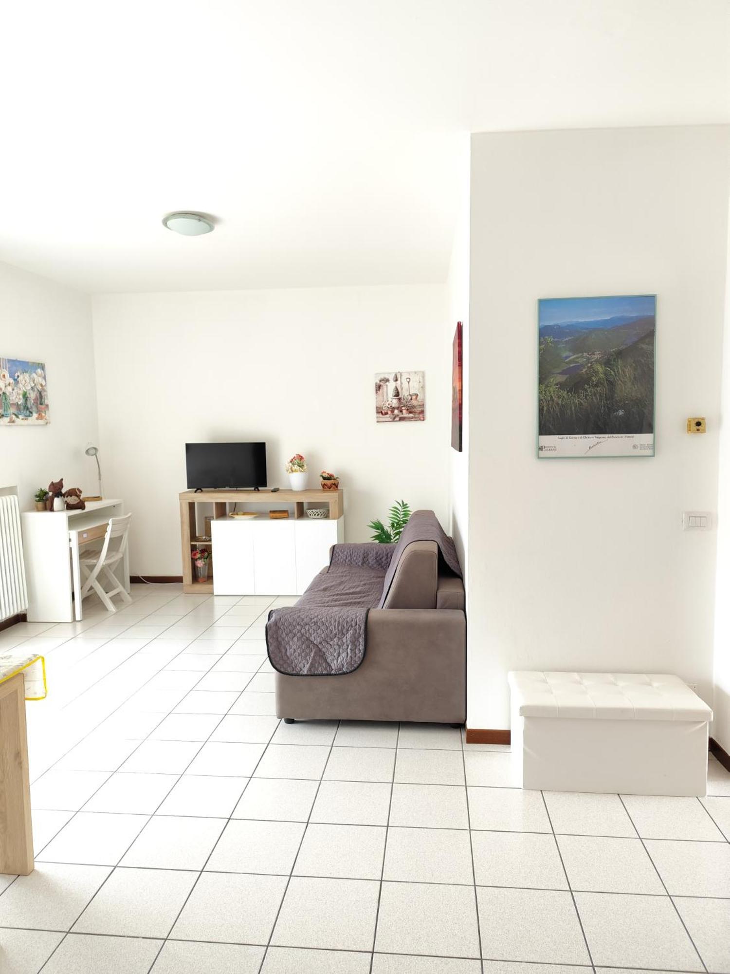 Appartement Residenza Tiziana à Luino Extérieur photo